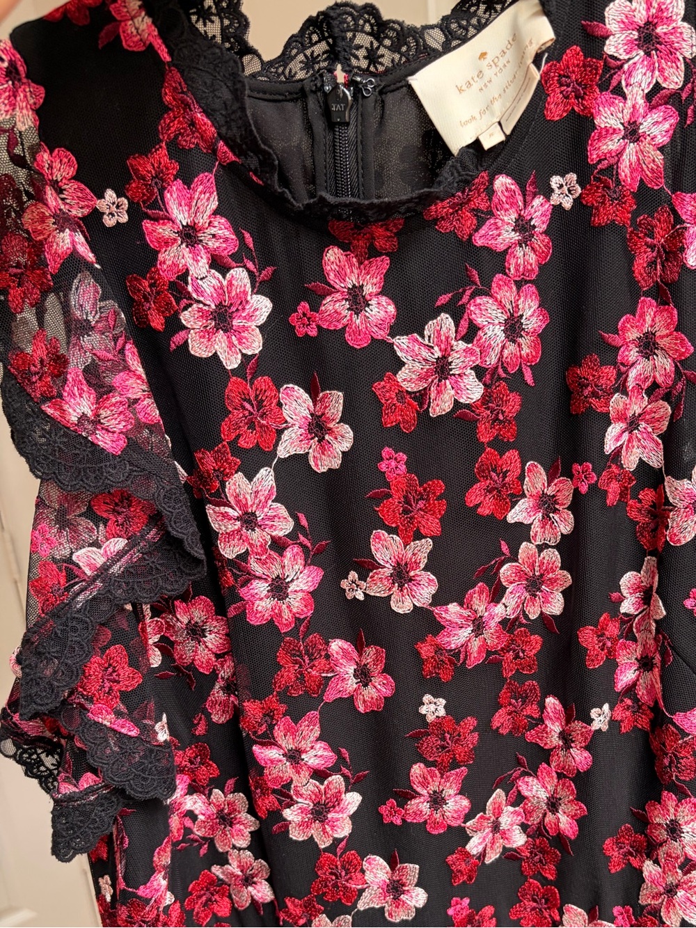 ♠️ Kate Spade Embroidered Floral Mini Dress Size 8 ♠️ - Picture 7 of 7